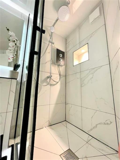 Stylish, Central And Cosy 1Bd Nr Canongate Edinburgh Luaran gambar